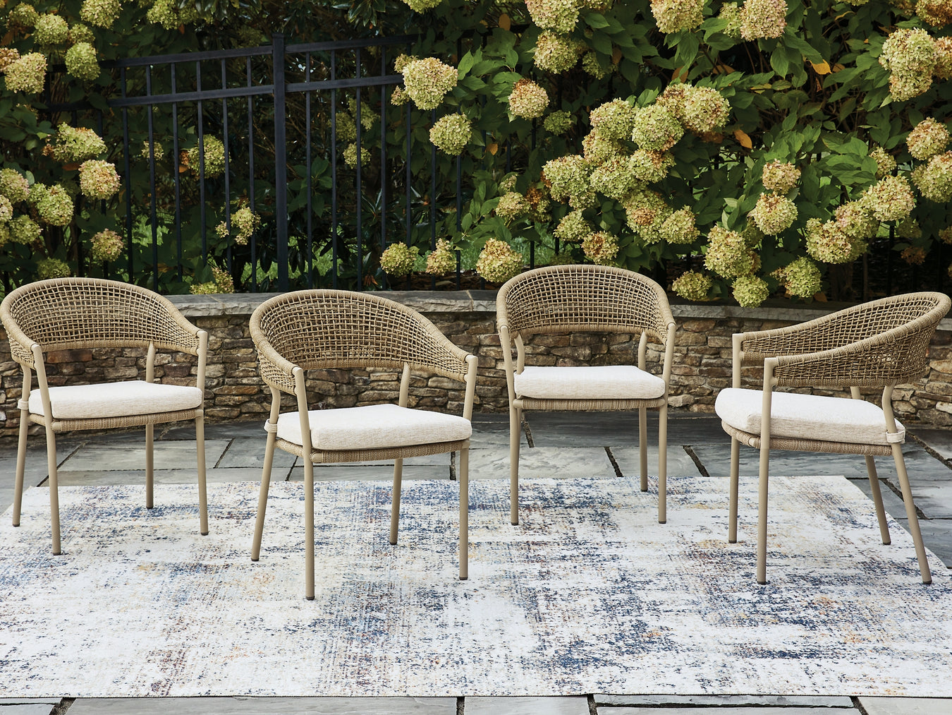 Outdoor Furniture > Outdoor Dining > Outdoor Dining Chairs