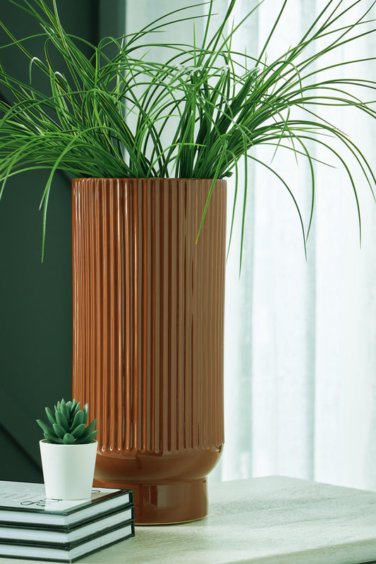 Ashley Express - Avalyah I/O Vase
